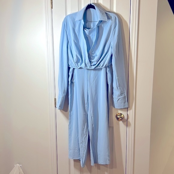 Ladies 2 piece spring/summer ensemble,a beautiful light blue, new never worn, - Picture 1 of 8